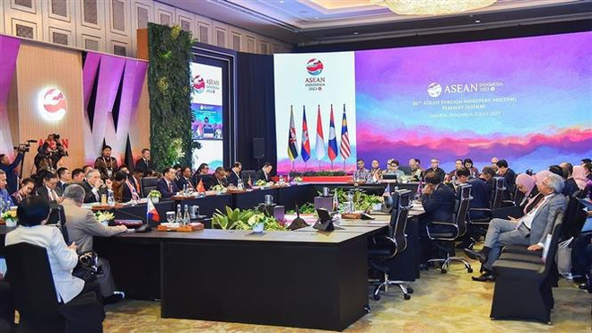 第56届东盟外长会议:对增长的中心——东盟的努力和期望 ảnh 1 第56届东盟外长会议:对增长的中心——东盟的努力和期望 ảnh 1