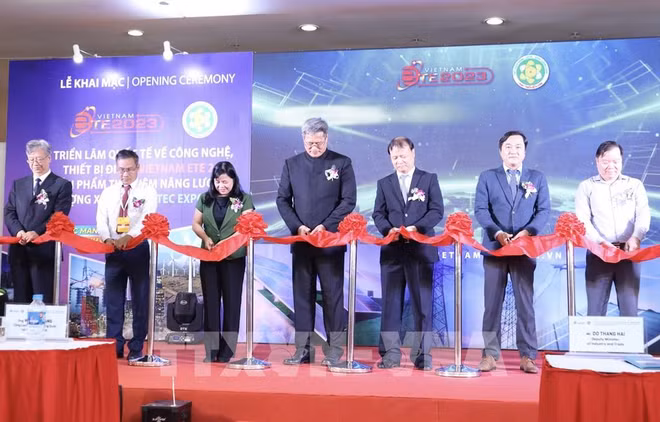 第16届越南胡志明市国际电力设备与技术展览会正式开幕 ảnh 1