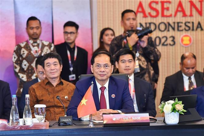 第56届东盟外长会议:对增长的中心——东盟的努力和期望 ảnh 2 第56届东盟外长会议:对增长的中心——东盟的努力和期望 ảnh 2