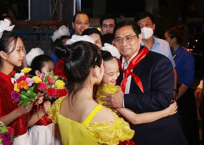 范明政总理出席“为儿童行动月”启动仪式暨2022年学生暑假开幕式 ảnh 1