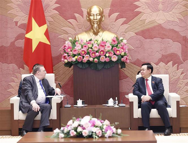越南国会主席王廷惠分别会见保加利亚和匈牙利驻越南大使 ảnh 2 越南国会主席王廷惠分别会见保加利亚和匈牙利驻越南大使 ảnh 2
