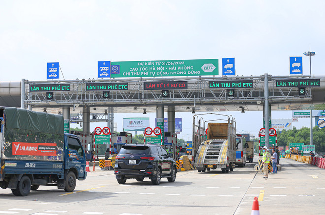 越南：近500万辆汽车贴有电子不停车收费标签 ảnh 1