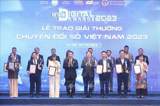 2023年越南数字化转型奖：促进数字化转型 ảnh 1