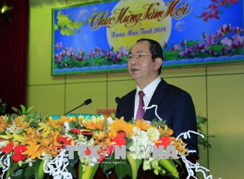 越南国家主席陈大光走访慰问第四军干部战士 ảnh 1