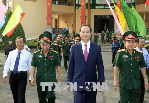 越南国家主席陈大光走访慰问第四军干部战士 ảnh 2