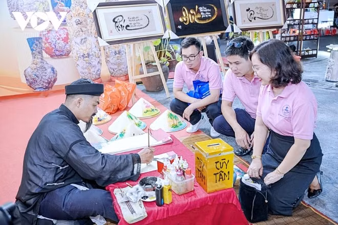 胡志明市旅游业迈向新目标 ảnh 2