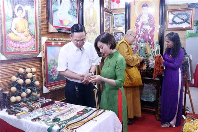 “大地之香”佛教文化展销会:保护和弘扬传统文化价值 ảnh 2 “大地之香”佛教文化展销会:保护和弘扬传统文化价值 ảnh 2