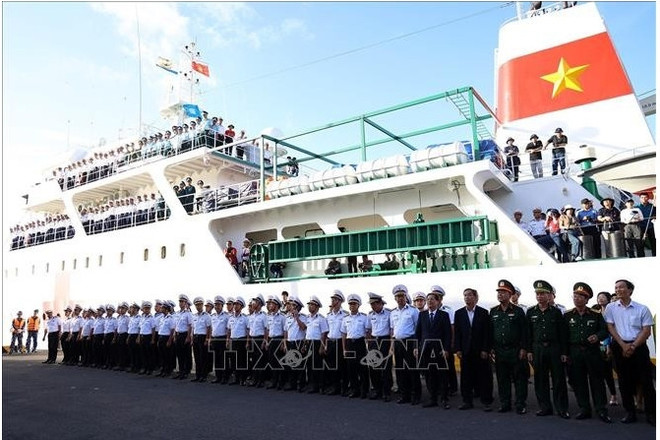 越南海军第四军区向长沙运送年礼 ảnh 1
