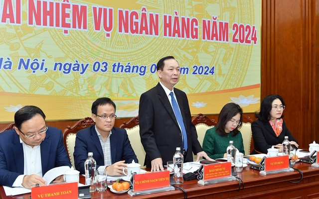 越南国家银行副行长陶明秀:国家不鼓励金条交易,也不保护金价 ảnh 1 越南国家银行副行长陶明秀:国家不鼓励金条交易,也不保护金价 ảnh 1