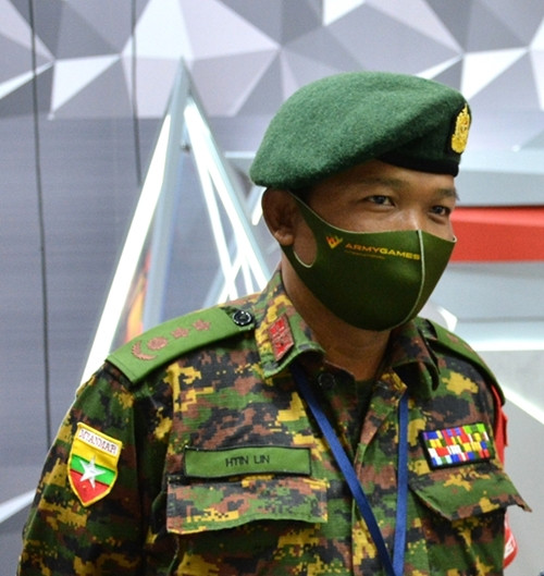 越南人民军坦克赛队给国际朋友留下深刻印象 ảnh 3 越南人民军坦克赛队给国际朋友留下深刻印象 ảnh 3