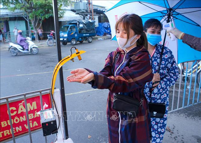 岘港市放宽社交距离措施 海阳省对与新冠肺炎患者有关的地区进行隔离 ảnh 1