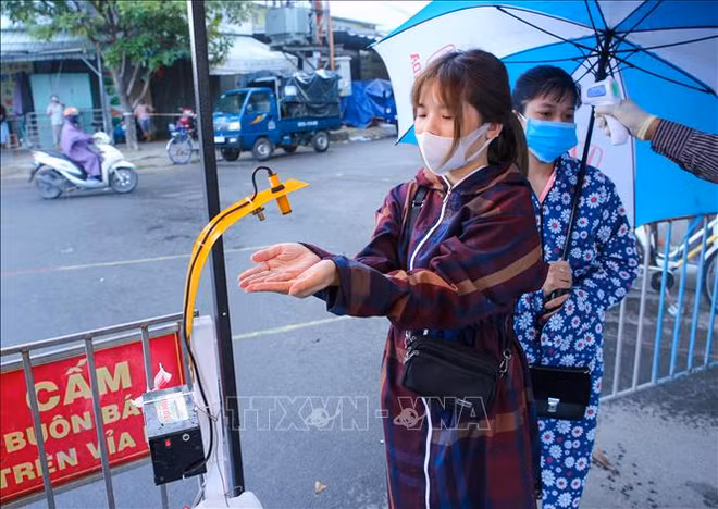 岘港市放宽社交距离措施 海阳省对与新冠肺炎患者有关的地区进行隔离 ảnh 1 岘港市放宽社交距离措施 海阳省对与新冠肺炎患者有关的地区进行隔离 ảnh 1