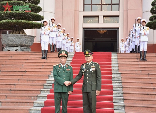 越南人民军副总参谋长与泰国皇家陆军总司令举行会谈 ảnh 2 越南人民军副总参谋长与泰国皇家陆军总司令举行会谈 ảnh 2