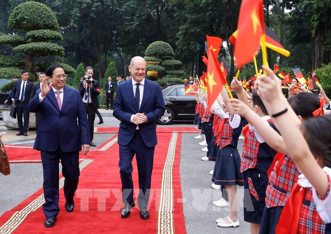 德国学者:德国总理奥拉夫·朔尔茨访越为两国关系进一步发展注入动力 ảnh 2 德国学者:德国总理奥拉夫·朔尔茨访越为两国关系进一步发展注入动力 ảnh 2