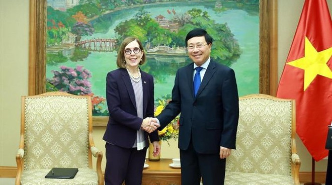 政府常务副总理范平明会见美国俄勒冈州州长凯特·布朗 ảnh 1 政府常务副总理范平明会见美国俄勒冈州州长凯特·布朗 ảnh 1