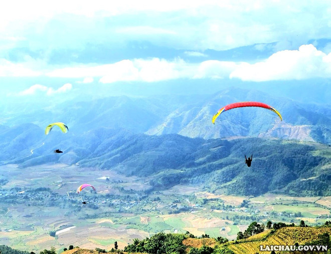 2022年第一次普塔岭越南长程滑翔伞公开赛拉开序幕 ảnh 1 2022年第一次普塔岭越南长程滑翔伞公开赛拉开序幕 ảnh 1