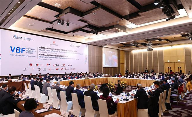 越南企业年度论坛:提出促进经济增长的许多措施 ảnh 1 越南企业年度论坛:提出促进经济增长的许多措施 ảnh 1