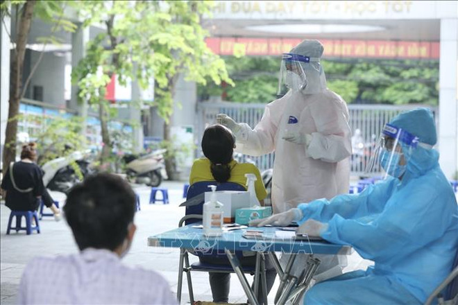 河内市新增新冠肺炎确诊病例突破1.1万 疫情3级地区的学校重新开展线上学习 ảnh 1 河内市新增新冠肺炎确诊病例突破1.1万 疫情3级地区的学校重新开展线上学习 ảnh 1