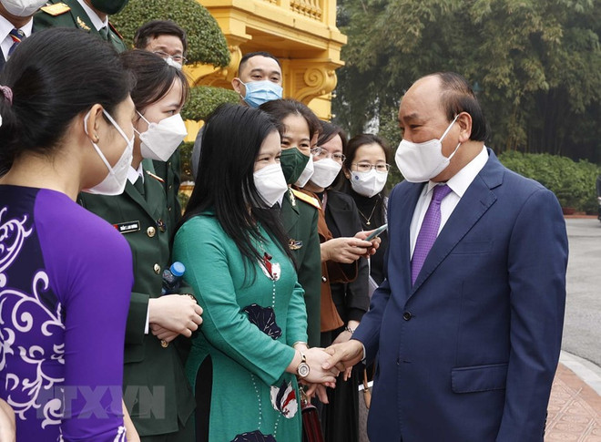 国家主席阮春福会见全国模范医务工作者 ảnh 1 国家主席阮春福会见全国模范医务工作者 ảnh 1