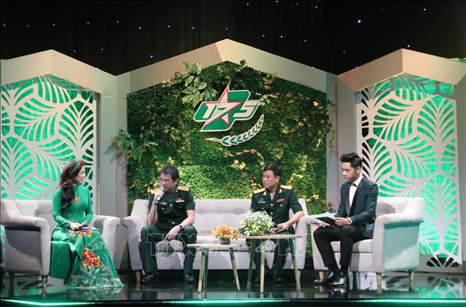  “白衣战士的足迹”文艺晚会在胡志明市举行 ảnh 2