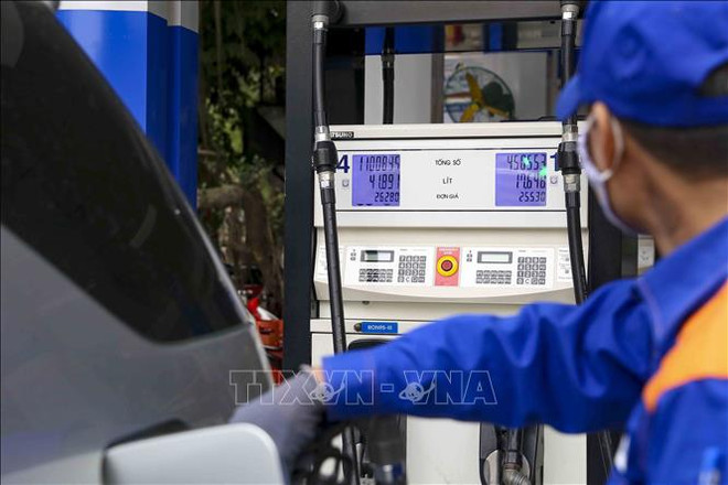 越南政府总理范明政:全力保障国内成品油供应充足 ảnh 1  越南政府总理范明政:全力保障国内成品油供应充足 ảnh 1