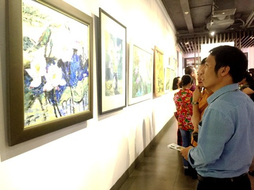 “荷花”美术展在河内开幕 ảnh 1