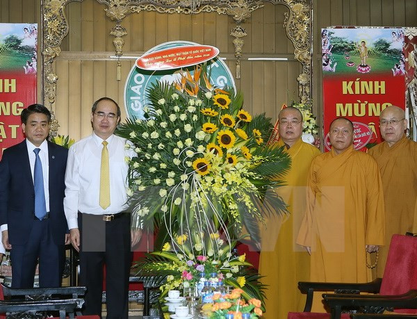 越南祖国阵线中央委员会领导佛诞节走访慰问佛教协会教职人员 ảnh 1 越南祖国阵线中央委员会领导佛诞节走访慰问佛教协会教职人员 ảnh 1