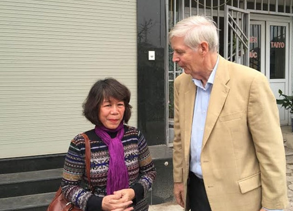 《邓垂簪日记》首译英文版授赠仪式在胡志明市举行 ảnh 1