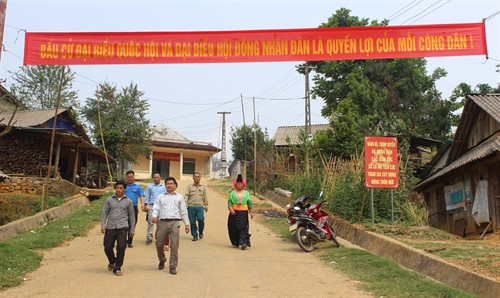 越南山罗省山区同胞的换届选举前期各项准备工作已经就绪 ảnh 1