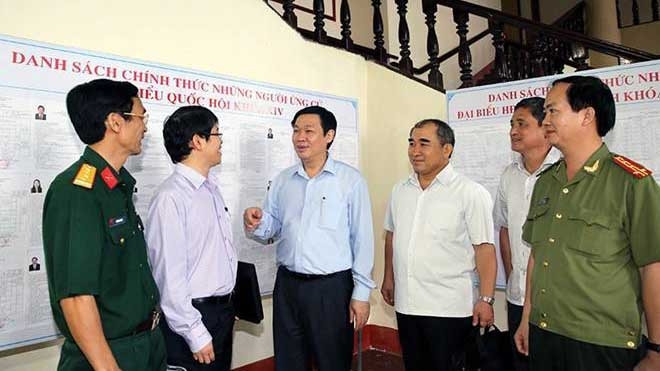 越南党和国家领导人会见选民 ảnh 1