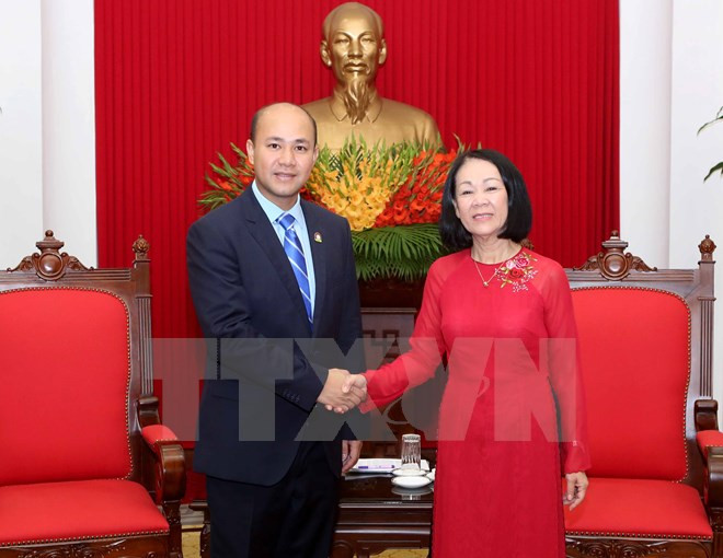 越共中央民运部部长会见柬埔寨青年联合会代表团 ảnh 1 越共中央民运部部长会见柬埔寨青年联合会代表团 ảnh 1
