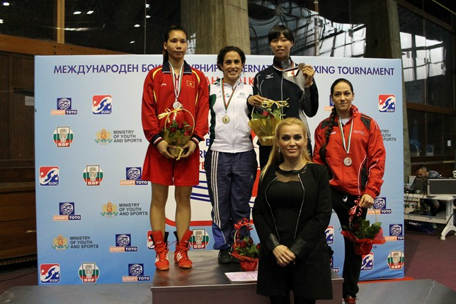 越南女子拳击队在2015年Balkan国际赛夺金 ảnh 1