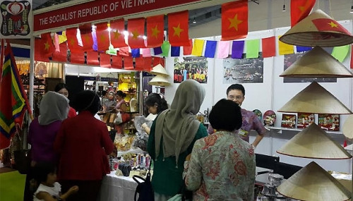 第48届国际义卖活动在雅加达举行 ảnh 1 第48届国际义卖活动在雅加达举行 ảnh 1