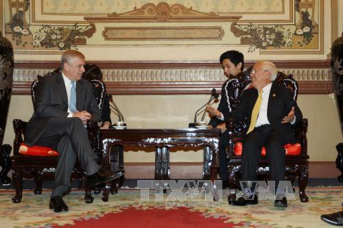 越南胡志明市人民委员会主席会见英国约克公爵安德鲁王子 ảnh 1 越南胡志明市人民委员会主席会见英国约克公爵安德鲁王子 ảnh 1