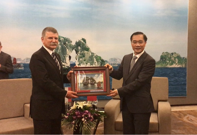 广宁省委副书记武鸿青会见匈牙利国会主席克韦尔 ảnh 1