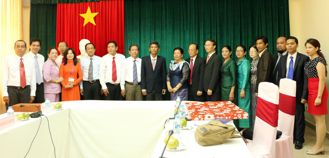 越南与柬埔寨加强传统友谊与特殊团结关系 ảnh 1 越南与柬埔寨加强传统友谊与特殊团结关系 ảnh 1