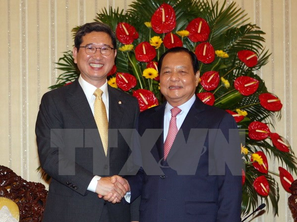 胡志明市委书记会见韩国国会代表团 ảnh 1
