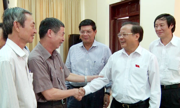 越南党和国家领导接触选民 ảnh 1