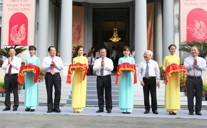 “升龙皇城文物集锦”展览会在胡志明市拉开序幕 ảnh 1