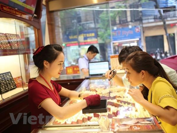 1月10日上午越南国内黄金价格继续下降10万越盾 ảnh 1