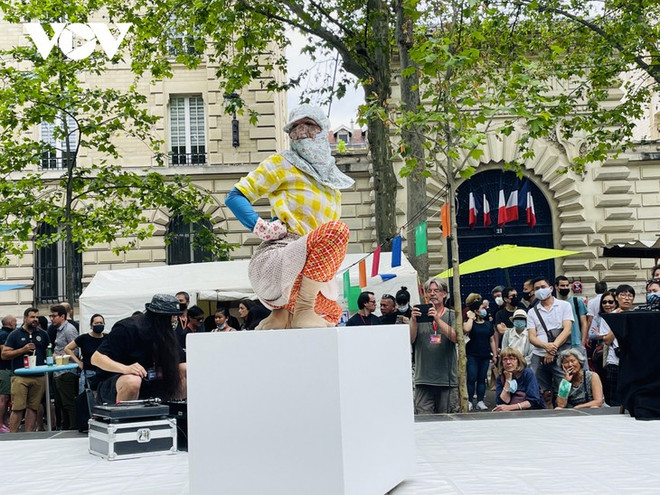 法国舞蹈演员对越南的热爱 ảnh 1