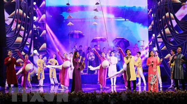 2022年海外越南人工作:将两个突破与七个重点任务相结合 ảnh 1 2022年海外越南人工作:将两个突破与七个重点任务相结合 ảnh 1