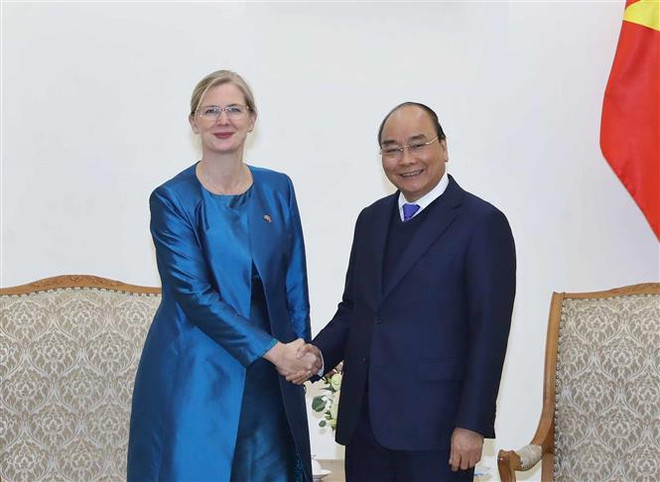 越南政府总理阮春福会见瑞典新任驻越大使 ảnh 1  越南政府总理阮春福会见瑞典新任驻越大使 ảnh 1