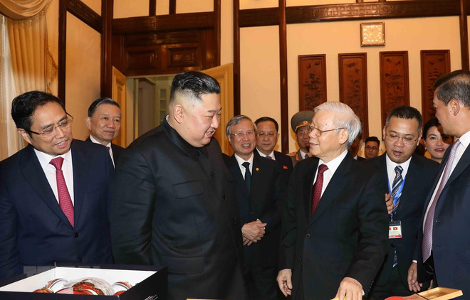 朝鲜国务委员会委员长金正恩强化发展越朝友好合作关系的决心 ảnh 1 朝鲜国务委员会委员长金正恩强化发展越朝友好合作关系的决心 ảnh 1