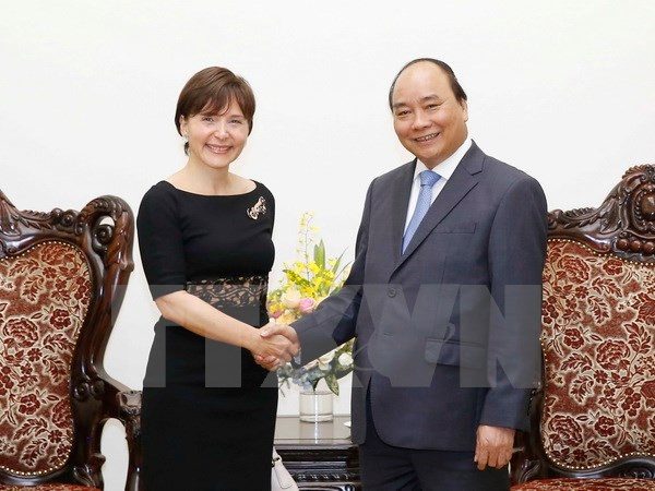 越南政府总理阮春福会见意大利驻越大使 ảnh 1 越南政府总理阮春福会见意大利驻越大使 ảnh 1