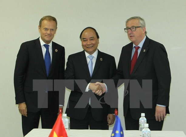 越南政府总理阮春福七国集团峰会期间与各国元首举行双边会晤 ảnh 4 越南政府总理阮春福七国集团峰会期间与各国元首举行双边会晤 ảnh 4