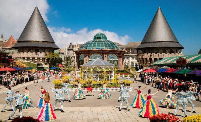 岘港市文艺活动丰富多彩旅游业亮点纷呈 ảnh 1 岘港市文艺活动丰富多彩旅游业亮点纷呈 ảnh 1