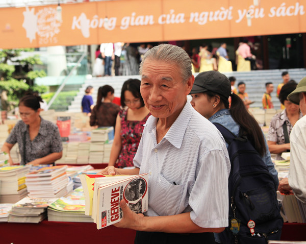 2015年秋季图书节:大家人一起看书 ảnh 4 2015年秋季图书节:大家人一起看书 ảnh 4