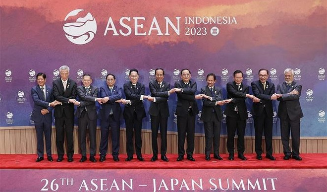 第43届东盟峰会:越南政府总理范明政出席东盟与中、韩、日领导人系列会议 ảnh 3 第43届东盟峰会:越南政府总理范明政出席东盟与中、韩、日领导人系列会议 ảnh 3