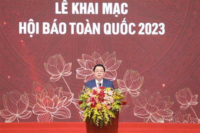 越共中央宣教部部长阮仲义:建设专业、文化和现代的革命新闻 ảnh 2 越共中央宣教部部长阮仲义:建设专业、文化和现代的革命新闻 ảnh 2